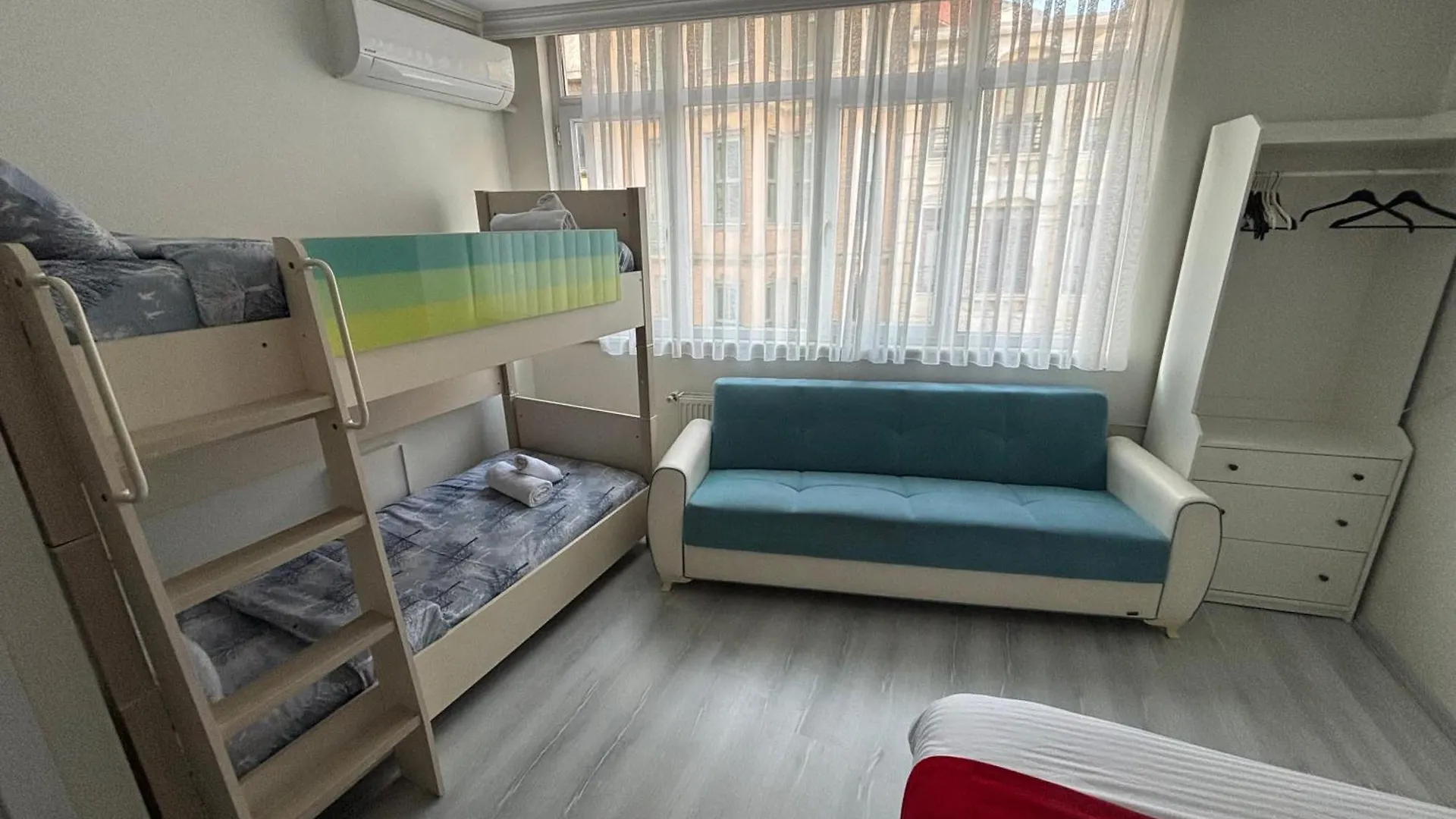 Istanberry - Berry Life Apartments Istanbul 2*,